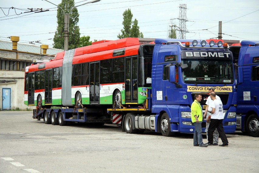 Do Lublina dojechały nowe trolejbusy przegubowe. Pierwsze w Polsce (ZDJĘCIA)