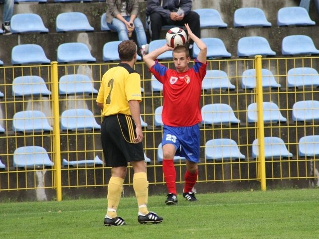 Robert Siarnecki, wciąż jeszcze gracz Gryfa Słupsk, wyraził chęć występów w usteckim klubie.