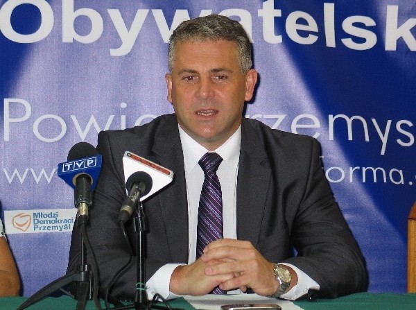 Poseł Piotr Tomański interweniował w sprawie przyszłości 500-osobowej załogi WZRB w Jarosławiu.