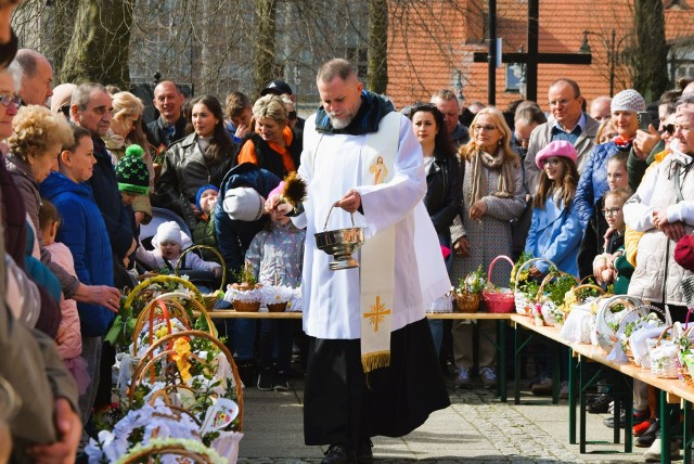 Święcenie pokarmów w Ustce i największa święconka. Warsztaty w ośrodku Pomorze