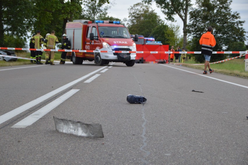 Śmiertelny wypadek w Czersku. Zginął młody rowerzysta 30.08.2020. Tragedia na DK 22 [zdjęcia]