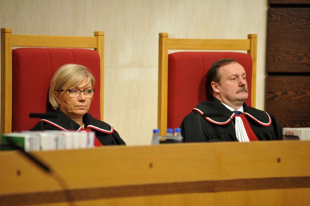 W piątek posłowie Prawa i Sprawiedliwości złożyli w Sejmie projekt ustawy dotyczący „usprawnienia działalności Trybunału Konstytucyjnego”. O to, co projekt ma na celu, został zapytany na konferencji prasowej rzecznik prasowy rządu Piotr Müller.