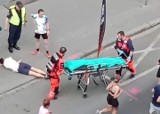 Interwencja służb medycznych podczas półmaratonu w Poznaniu. Jeden z biegaczy leżał na chodniku. Co się stało?