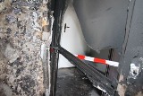 Pożar w bloku w Namysłowie. To było podpalenie. Policjanci zatrzymali trzech nastolatków w związku z podłożeniem ognia na klatce schodowej