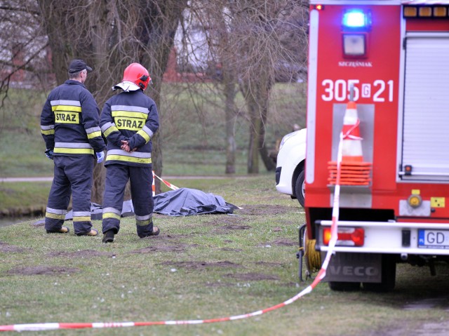 W czwartek 30 marca, na prośbę policji strażacy wydobyli ze studni zwłoki 51-letniego mężczyzny.