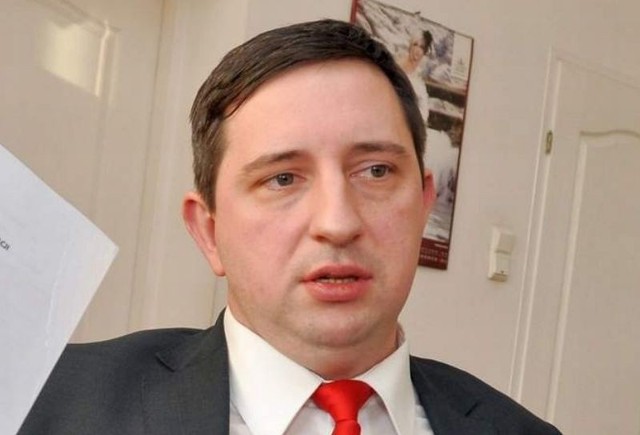 Minister działa  wbrew woli ludzi. Jego nagła decyzja to zamach stanu - uważa Radosław Dobrowolski, burmistrz Supraśla.