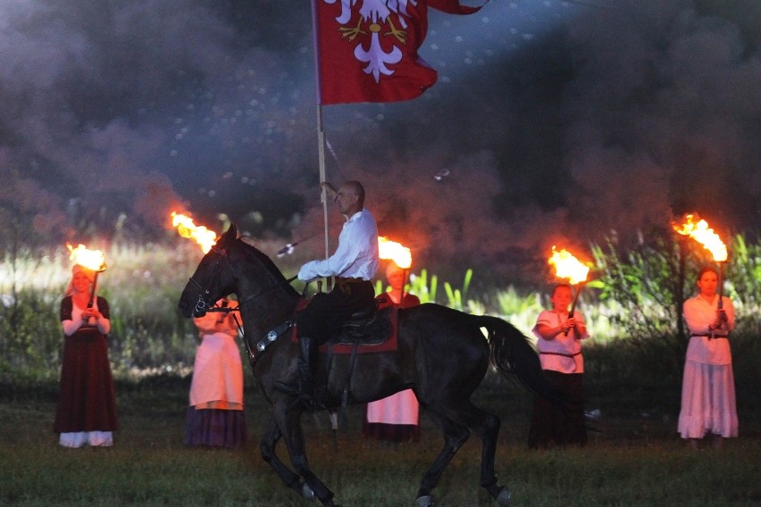 Tak wyglądało przedstawienie "Orzeł i Krzyż" w ubiegłym...