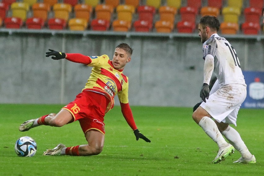 Jagiellonia Białystok wygrała z Zagłębiem Lubin i wskoczyła na 1. miejsce w tabeli. Sześć meczów u siebie, sześć wygranych
