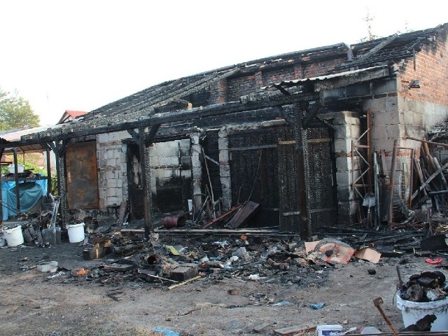 Pożar strawił budynek gospodarczy rodziny Sobiłów w Rudniku nad Sanem. Bardzo liczą na pomoc tych, którzy przekazaliby im materiały do odbudowy stosunkowo niewielkiego obiektu.