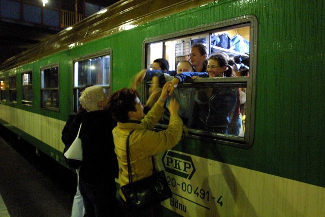 Pasażerom pociągu "Barbakan" na długo pozostanie w pamięci podróż w ścisku.