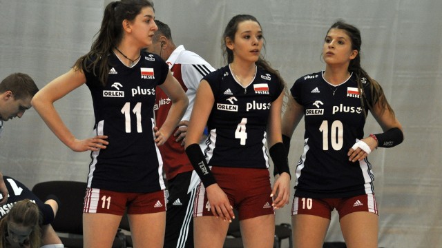 Reprezentantki Polski podczas mistrzostw świata U20, od lewej: Martyna Łukasik (nr 11), Zuzanna Górecka (nr 4) i Alicja Grabka (nr 10)