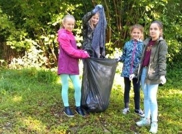 W Starachowicach zaczął się weekend "Sprzątania świata". Niezwykłe znaleziska uczniów (ZDJĘCIA)