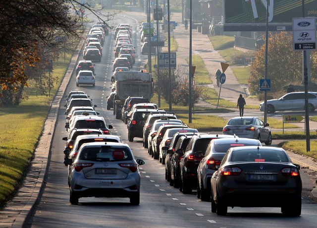 Jeżeli możecie, zostawcie samochody w garażach i skorzystajcie we Wszystkich Świętych ze szczecińskiej komunikacji miejskiej.