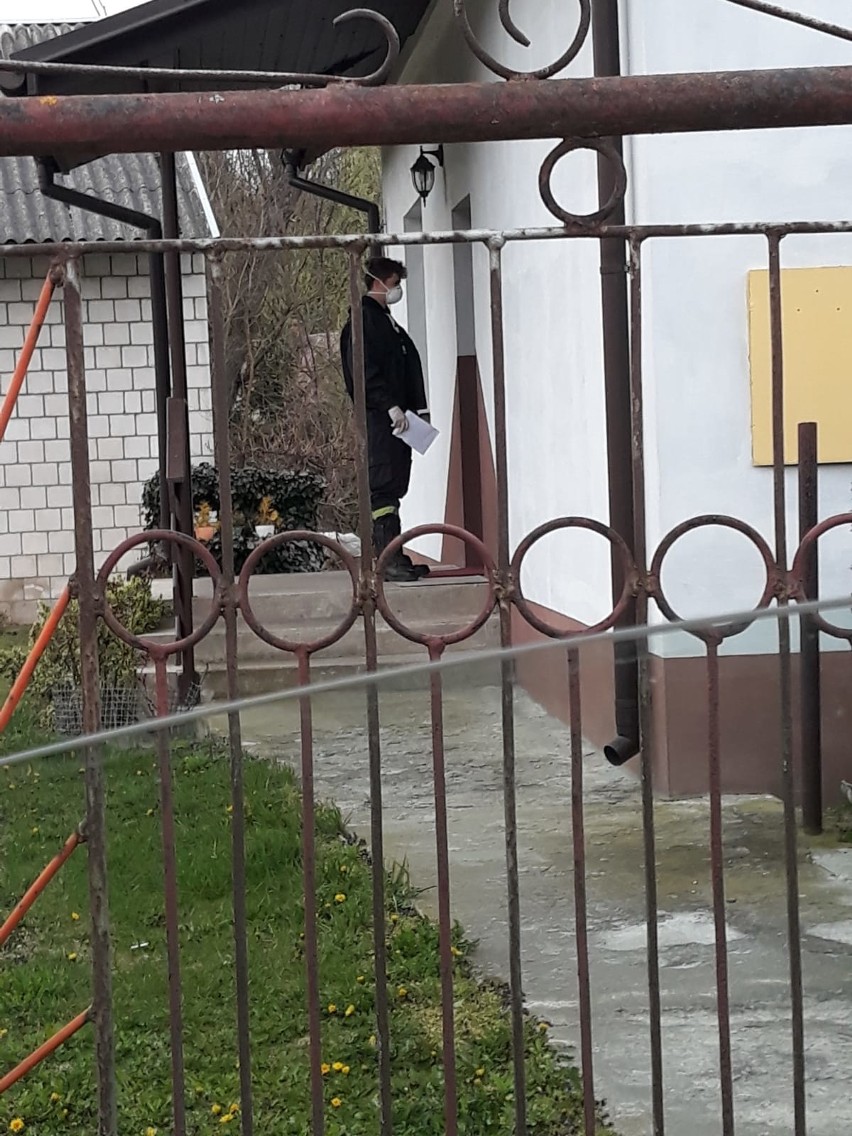 Strażacy ochotnicy z Gorzyczan dostarczyli do mieszkańców ponad 600 bezpłatnych maseczek [ZDJĘCIA]