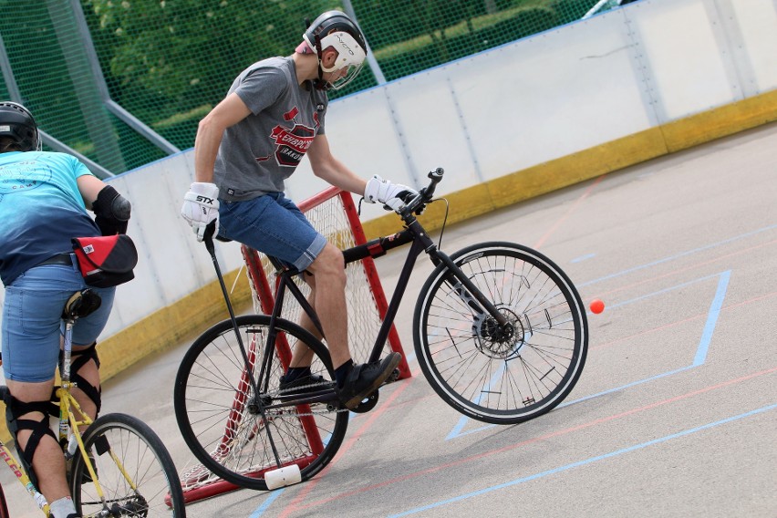 W Lublinie rozgrywany jest międzynarodowy turniej w dyscyplinie bike polo (ZDJĘCIA)