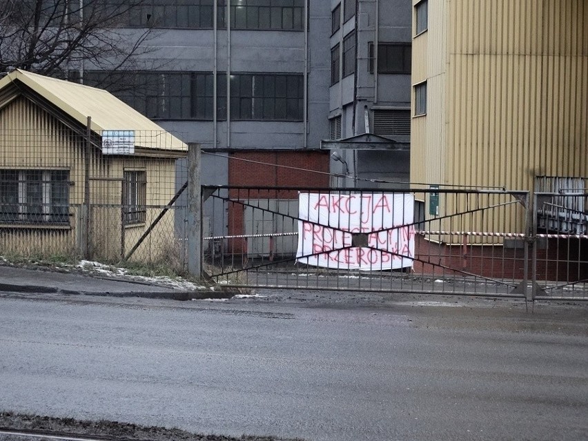 Protest w kopalni Pokój: Kobiety i pracownicy powierzchni dołączyli do protestu [ZDJĘCIA]