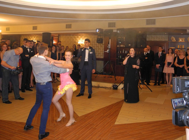 Studniówka 2015: IV LO Białystok. Zaczęło się od "Time of my life" [ZDJĘCIA]