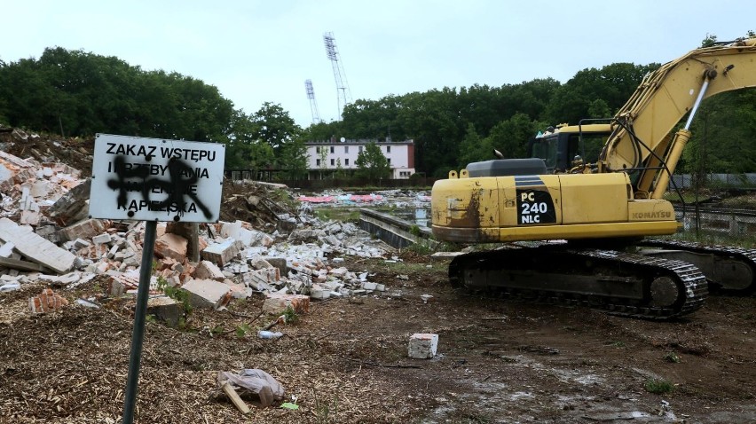 Wrocław, Stadion Olimpijski, wyburzanie dawnego kompleksu...