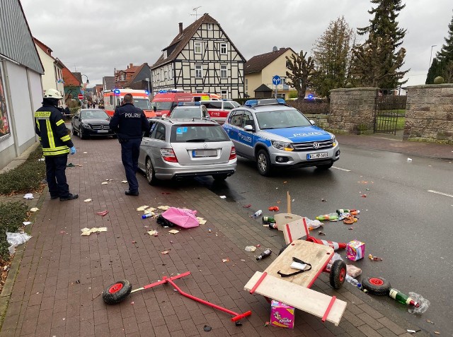 Niemcy: Samochód wjechał w pochód karnawałowy. Co najmniej 15 osób rannych. Na razie nie wiadomo, czy był to wypadek, czy zamach