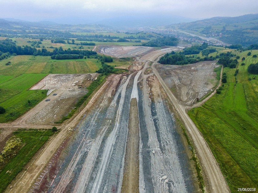 Jechaliście ostatnio w Tatry? Zakopianka to wielki plac budowy! [ZDJĘCIA LOTNICZE]