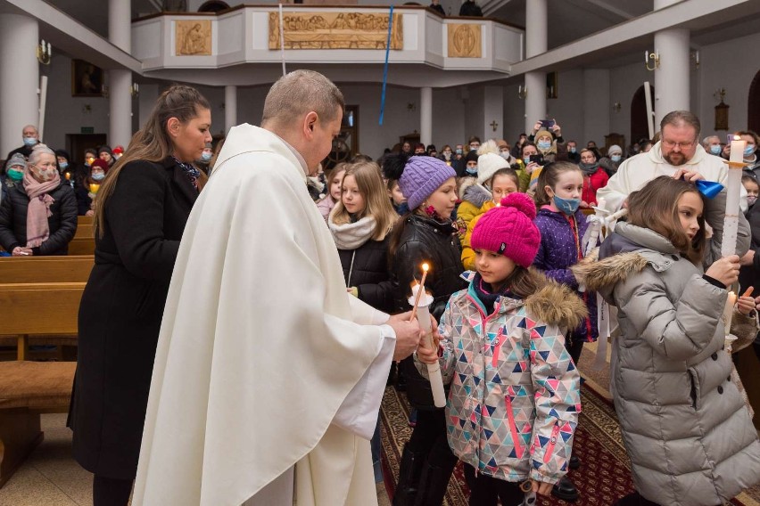 Święto Matki Bożej Gromniczej w parafii Przemienienia Pańskiego w Kielcach - Białogonie z biskupem Marianem Florczykiem. Zobacz zdjęcia