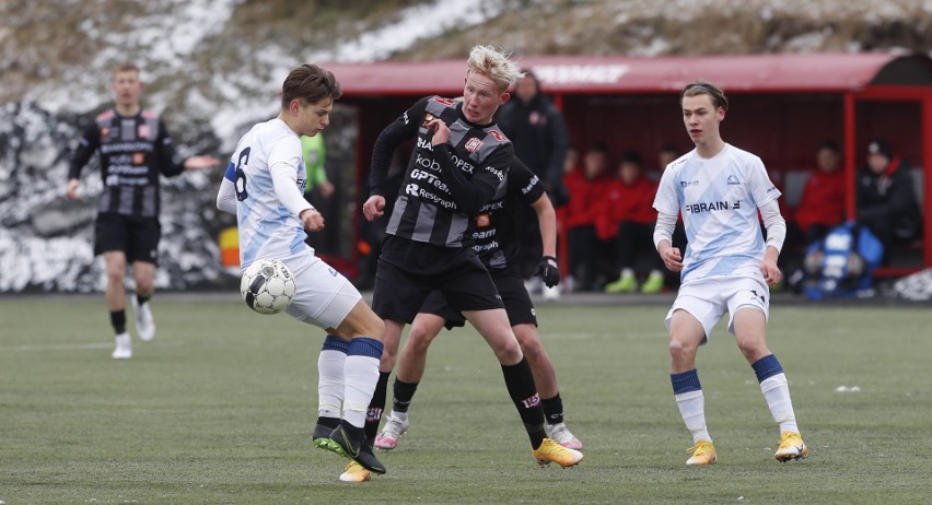 Stal Rzeszów pokonała Resovię 2:0 w juniorskich derbach...