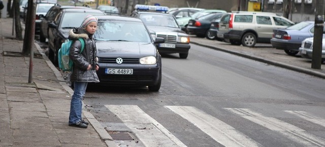 Niebezpieczne przejście dla pieszych przy ulicy Mickiewicza. 