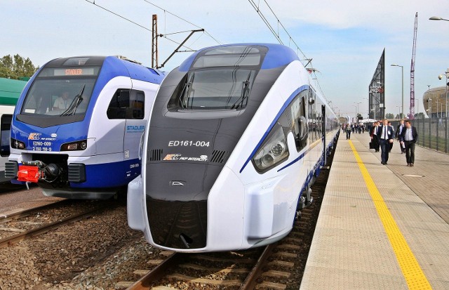 Te nowe pociągi powinny zacząć wozić pasażerów na początku 2016 r.