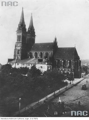 Bazylika Katedralna Najświętszej Marii Panny. Rok 1918...