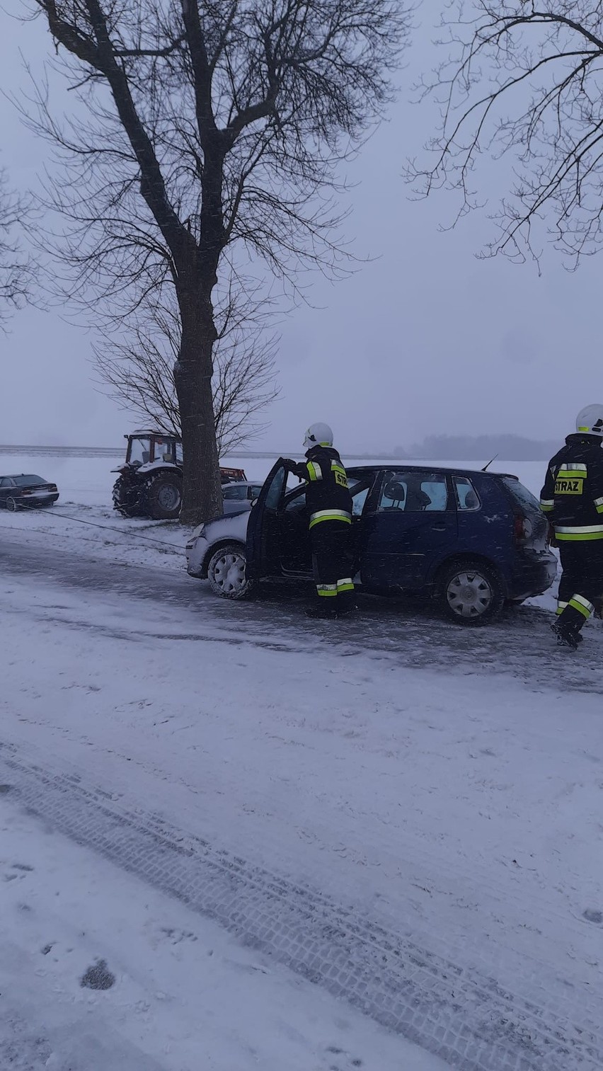 W miejscowości Kadłubówka w pow. bielskim auto osobowe...