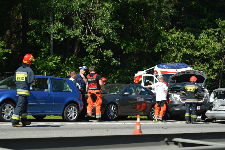 Wypadek z udziałem karetki na obwodnicy, w okolicach węzła...