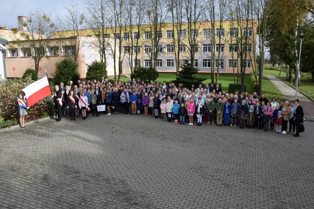 Pamiątkowe zdjęcie uczestników jubileuszu