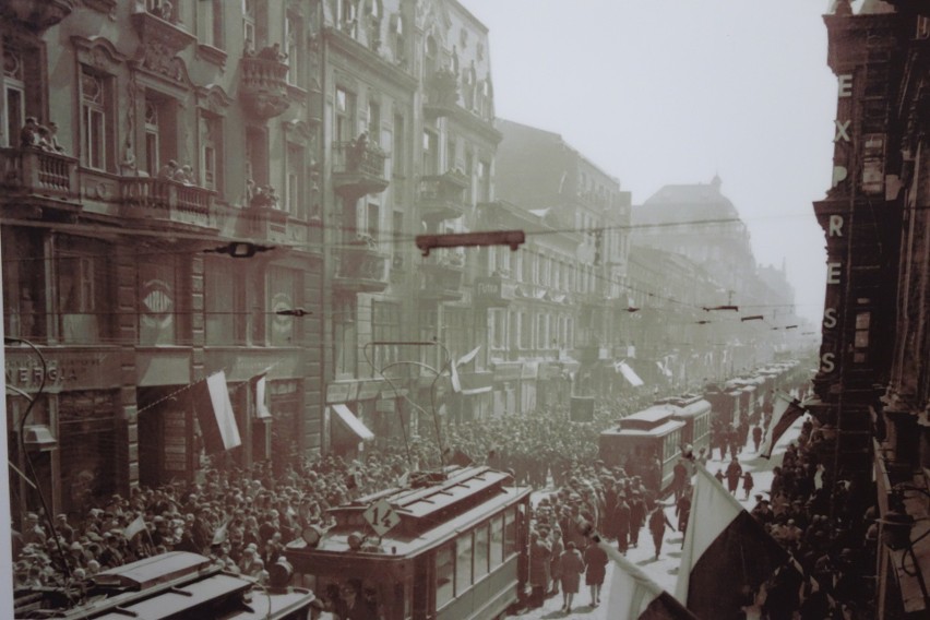 Jak wyglądała przedwojenna Łódź? Ile osób w niej mieszkało i jakiej narodowości? Może ktoś rozpozna na zdjęciach swoich przodków