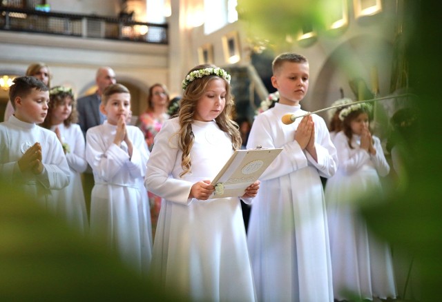 I Komunia Święta 2023 w kościele Panien Dominikanek w Piotrkowie