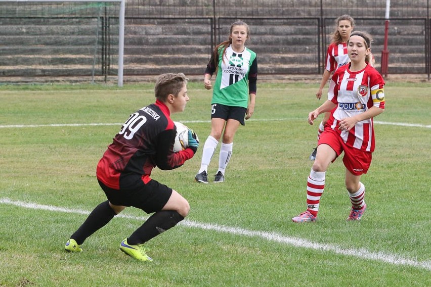 Piłka nożna kobiet: Wysokie zwycięstwo Tarnovii [ZDJĘCIA]