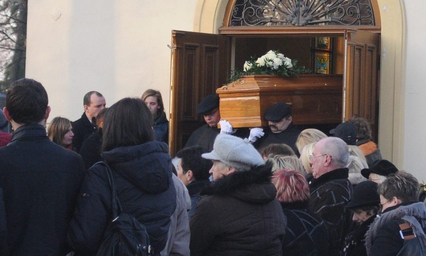 Rodzina i przyjaciele pożegnali Anię . Zginęła w tragicznym wypadku na al. Włokniarzy (wideo)