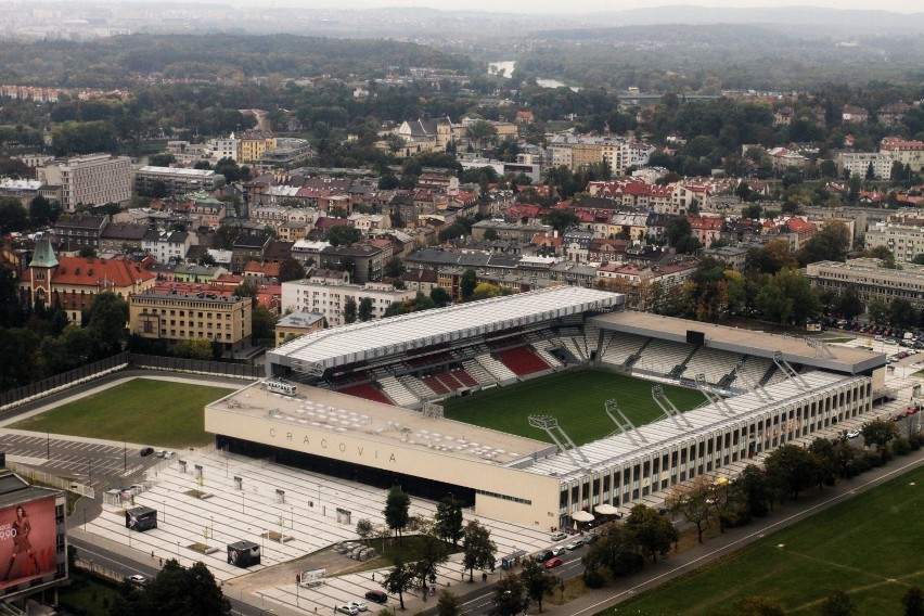 Można wykorzystać stadion Cracovii na 15 tys. widzów. Jedna...
