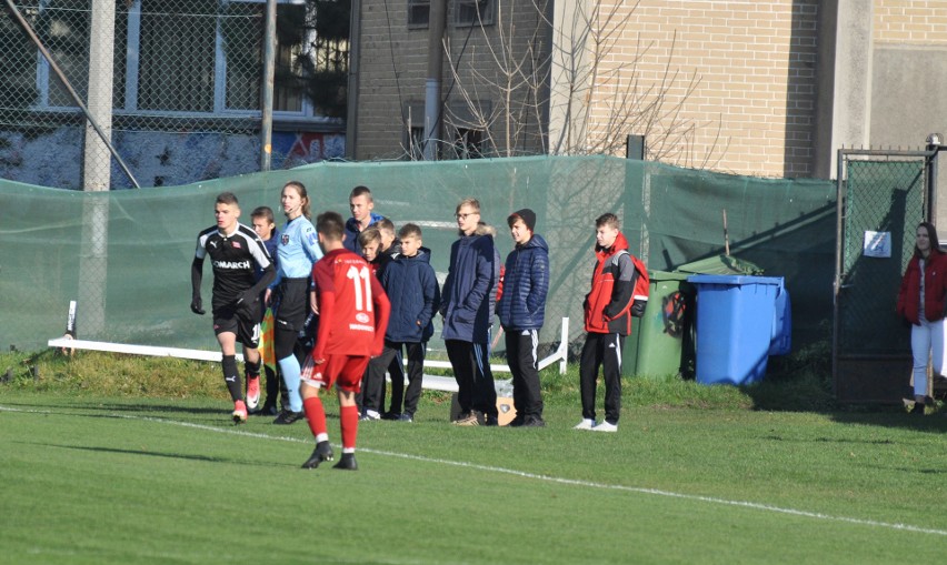 Centralna Liga Juniorów U-17: Wisła - Cracovia. Derby Krakowa pod wodzą... sędzin. "Pasy" przyćmiły "Białą Gwiazdę" [ZDJĘCIA]