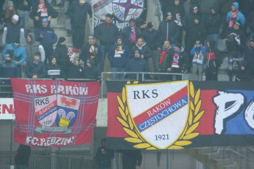 Kibice z Częstochowy na meczu Korona Kielce - Raków