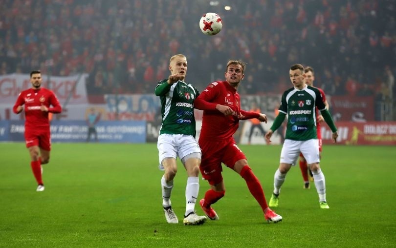 Widzew Sokół - po ciężkim meczu Widzew wygrał z Sokołem 2:1