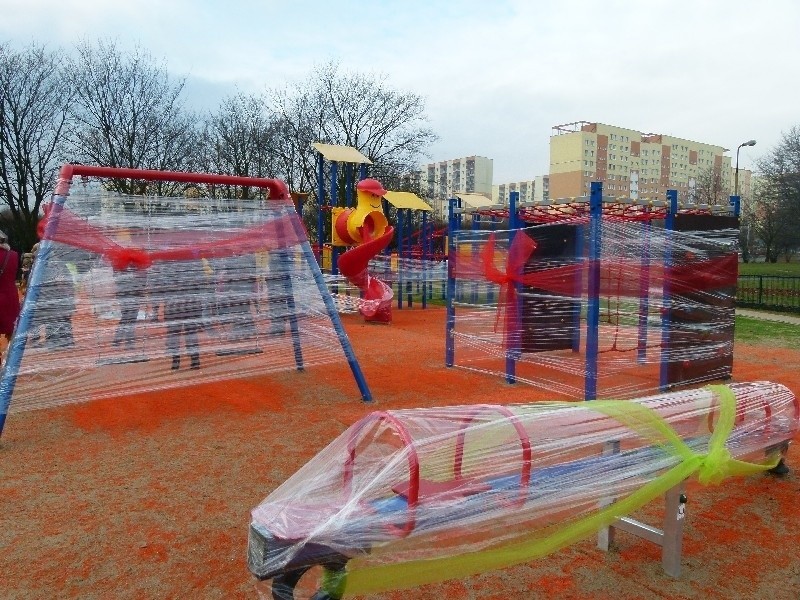 Odnowiony park Podolski za prawie milion złotych. Dzieci „rozpakowały” plac zabaw