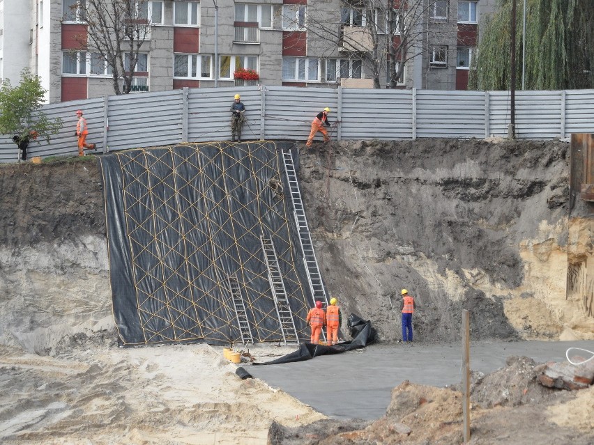 Budowa biurowca przy Al. Roździeńskiego 10 w Katowicach