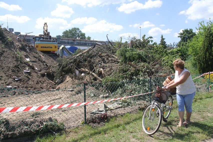 Skażona ziemia na Psim Polu. Na działki wjechały buldożery (FILM, ZDJĘCIA)