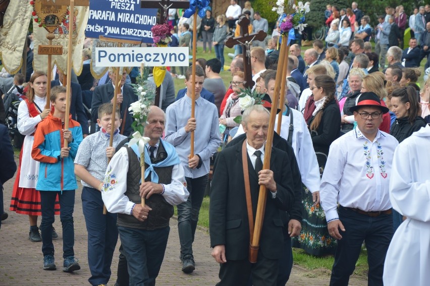 Tłumy wiernych przybyły na wrześniowy Odpust Narodzenia Najświętszej Maryi Panny w Sianowie. Zdjęcia