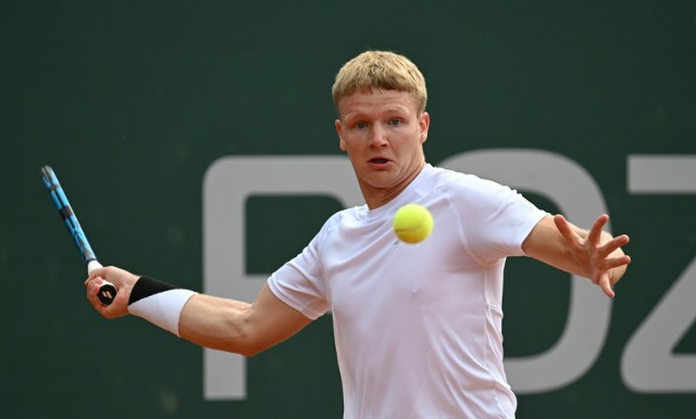 Maks Kaśnikowski awansował do drugiej rundy turnieju ATP Challenger w Poznaniu.