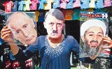 Maski z Hitlerem i Bin Ladenem w nadmorskich kurortach. Produkuje je firma z Bytowa
