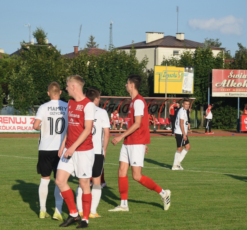Trzecia liga. Pilica Białobrzegi po bardzo dobrej grze pokonała aż 4:1 Mamry Giżycko (ZDJĘCIA)