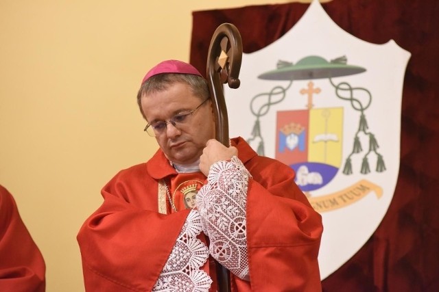 Biskup Tadeusz Lityński prosi, aby w parafiach diecezji zielonogórsko-gorzowskiej odbyły się zbiórki na rzecz uchodźców z Ukrainy.