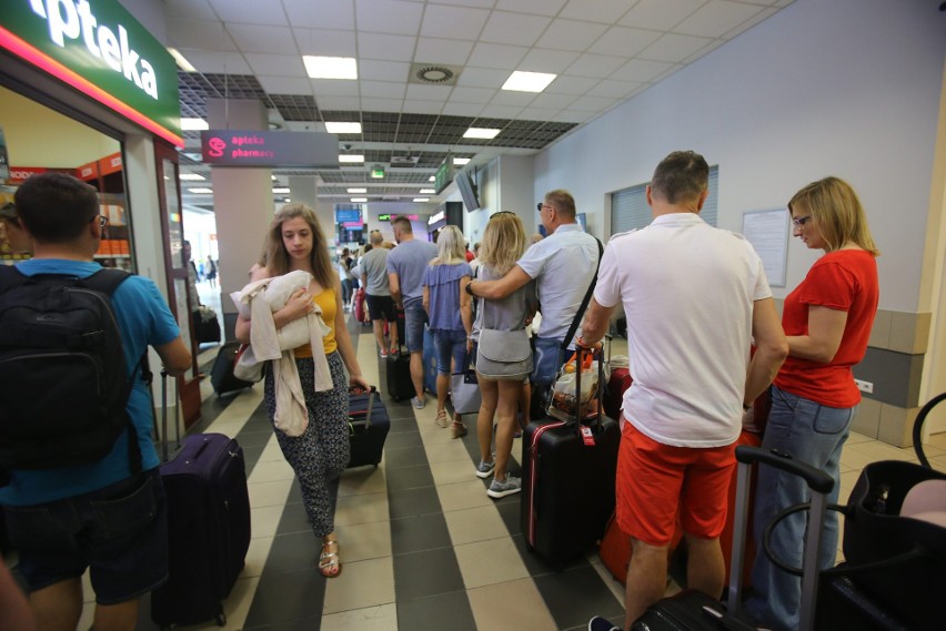 W czerwcu lotnisko w Pyrzowicach obsłużyło ponad pół miliona...