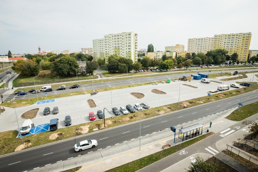 Parking przy rondzie Bernardyńskim jest zawsze wypełniony po...